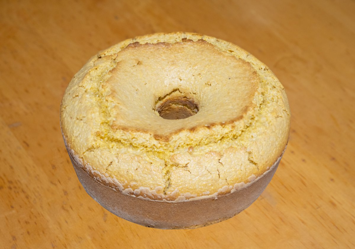 Bolo de Fubá Cremoso com Goiabada Cascão