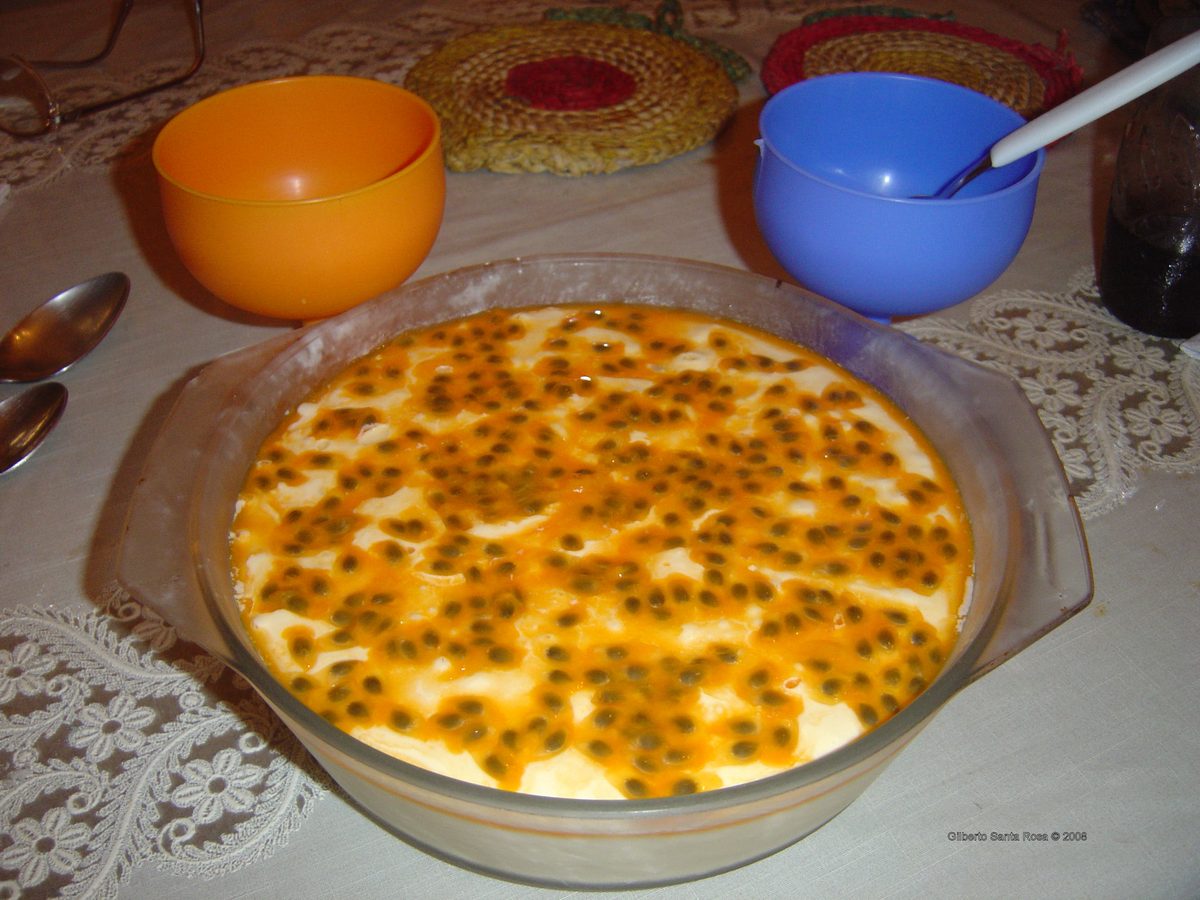 Mousse de Maracujá Cremoso Feito com Apenas 3 Ingredientes