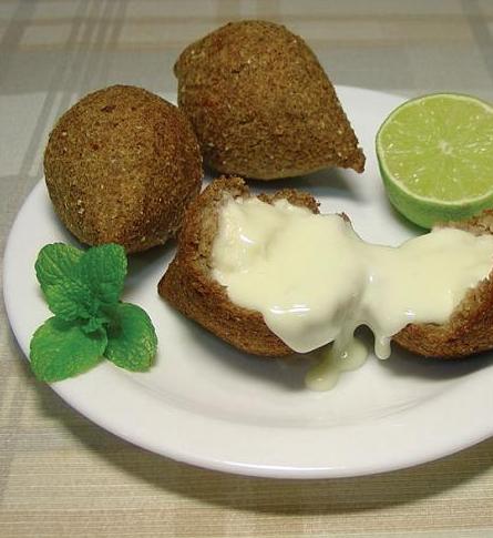 Quibe Frito Crocante Recheado com Requeijão Cremoso de Boteco